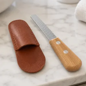 Lime à ongles de pieds en acier inoxydable avec manche en bambou