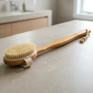 Brosse de bain en bois pour le dos avec long manche