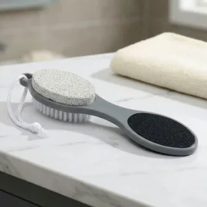 Outil de pédicure 4-en-1 avec râpe pour pieds, brosse exfoliante et éliminateur de callosités