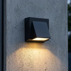 Applique murale LED extérieure minimaliste à éclairage vers le bas